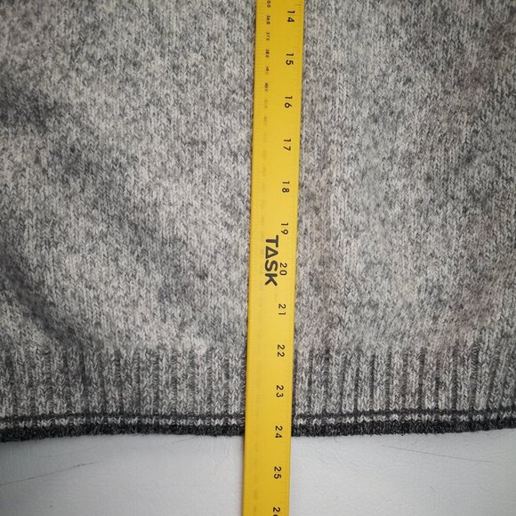 Wind River Outfitting Co. Men's Size Large Grey Made in Canada Sweater - Picture 7 of 7